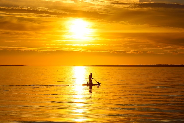 best-inflatable-paddle-board-640x480-96317863.jpeg