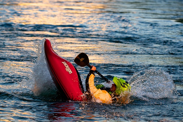 fishing-kayak-640x480-55206829.jpeg