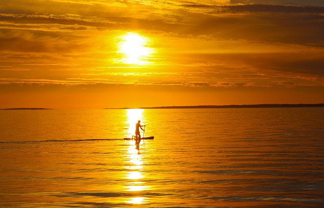inflatable paddle board