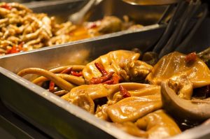 Navigating Food Allergies and Intolerances with Local Food Delivery and Meal Planning