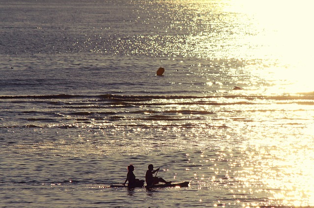 inflatable paddle board