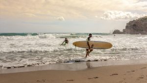 Epoxy & Fiberglass Finishes: Ultimate Guide for Beginner Surfboards