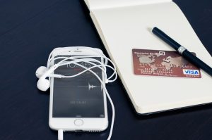 Optimizing E-commerce Websites for Mobile Dominance via Design & Technology