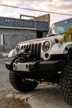 Navigate Auto Coverage: Expert Tips for Choosing Optimal Car Insurance