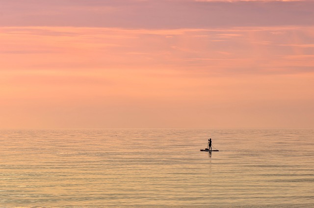 inflatable paddle board
