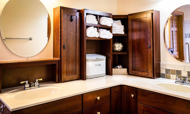 Bathroom Tile Cleaning