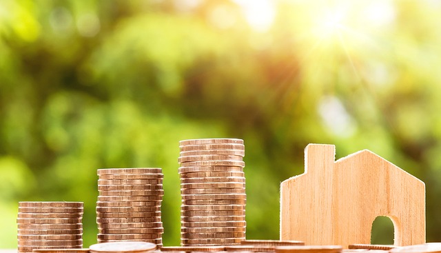 Bundling Auto and Home Insurance for Discounts