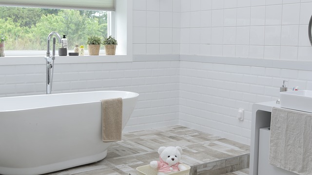 deep-tile-cleaning-for-bathrooms-and-kit-640x480-52864180.jpeg