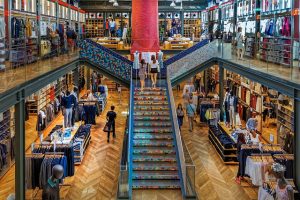 Optimizing E-commerce Store Design for Seamless Mobile Engagement