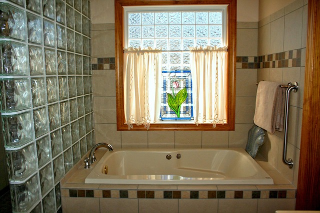 grout-sealing-to-prevent-mold-and-stains-640x480-76170180.jpeg