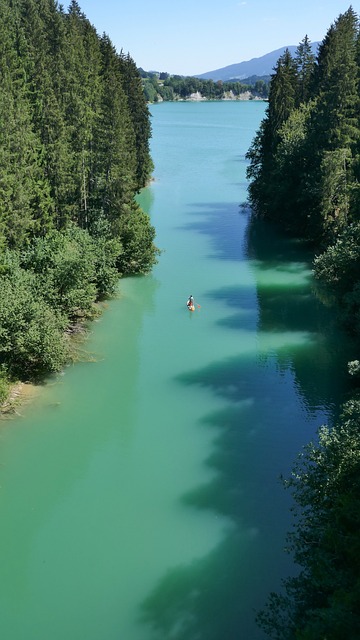 inflatable paddle board