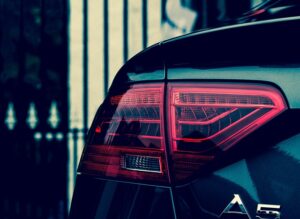 Securing Low-Cost Car Insurance for Students: Local Discounts and Savvy Tips