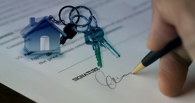 property-and-casualty-insurance-for-comm-640x480-87912770.jpeg