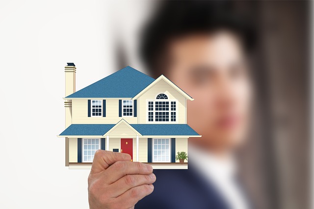 property-and-casualty-insurance-for-comm-640x480-92385312.jpeg