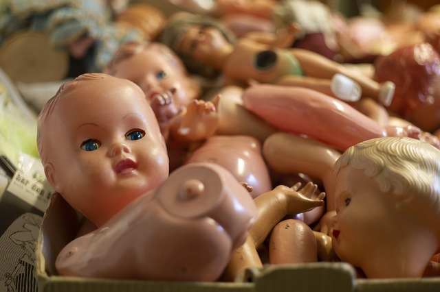 yard-sale-640x480-13431075.jpeg