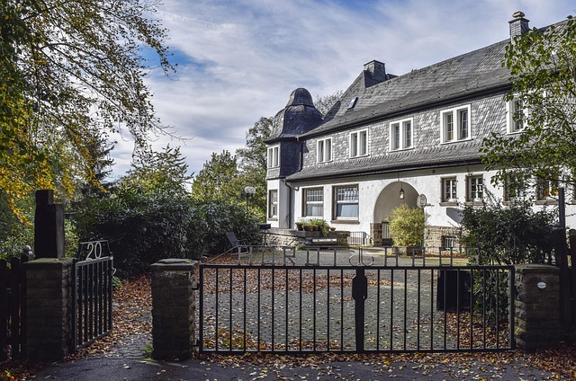 dividing real estate in divorce