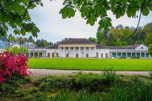 Unwind with Holistic Spa Packages: A Comprehensive Guide to Mindful Relaxation