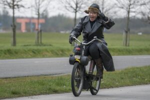 Green Transportation & Lifestyle: Choosing Eco-Friendly Mopeds & Products