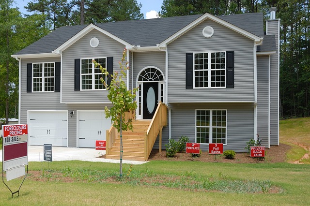 Bundling Auto and Home Insurance for Discounts