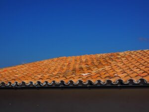 Navigating Commercial Roof Installation: Choosing the Right Contractor and Materials