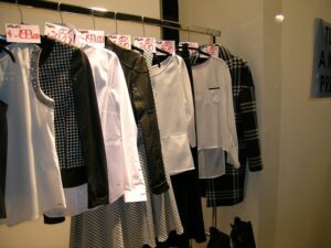 Understanding CoolSculpting Costs: Factors, Pricing Models & Negotiation Tips