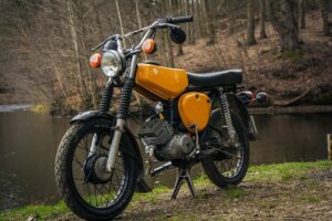 Mopeds for Short Distances: Buying Guide and Top Brands