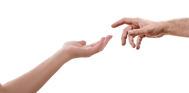 chiropractor-call-support-640x480-63137636.jpeg