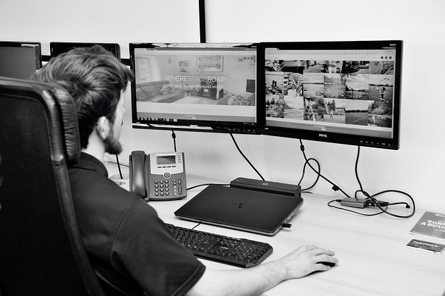 custom-website-design-640x480-27282390.jpeg