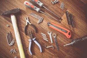 Flat Roof Repair: Addressing Wear, Leaks, and Structure Risks with Experts